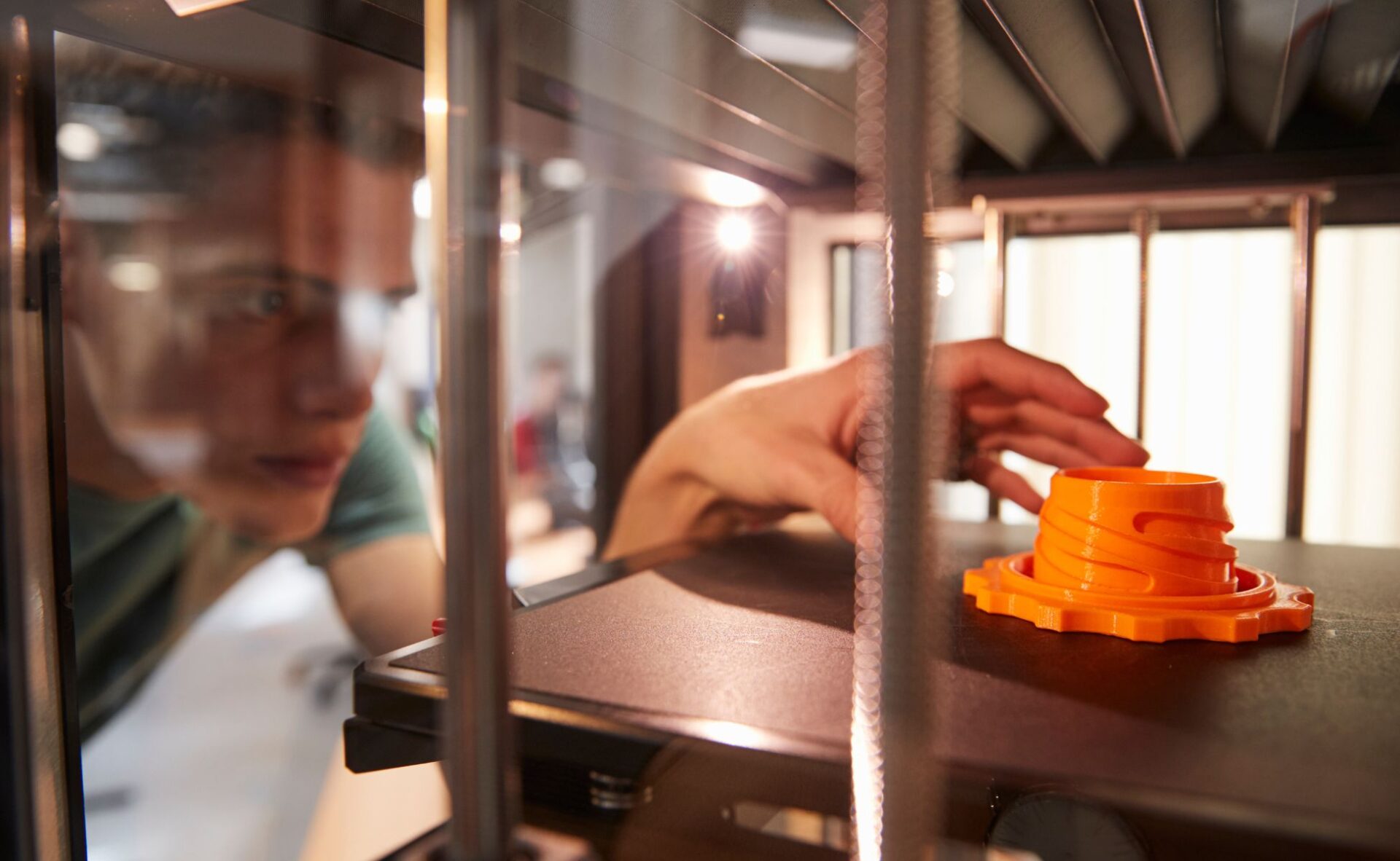 Fertigung im 3D Drucker bei Reents Technologies aus Schenefeld bei Hamburg
